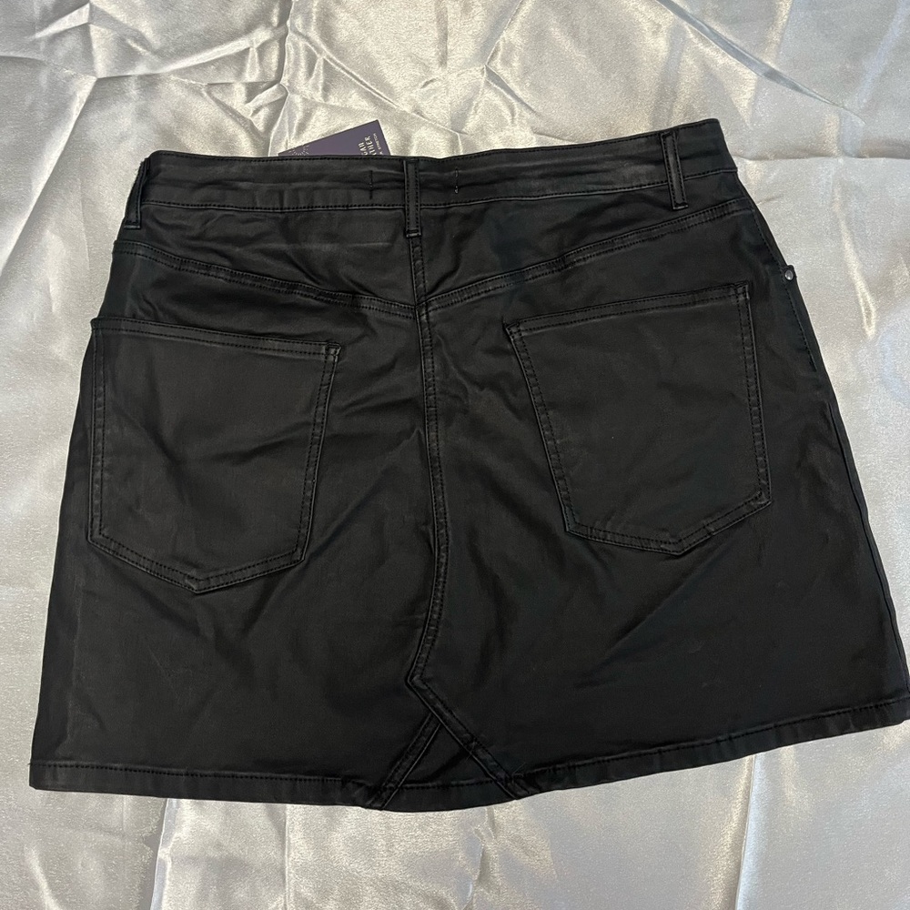 Beautiful faux leather black mini skirt!!! - Picture 6 of 7